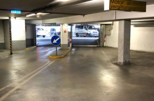 Frankfurt Airport Parking Shuttle am Flughafen Frankfurt am Main (FRA)