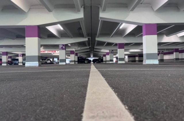 Infiniti-Parking Valet-Parkhaus am Flughafen Frankfurt am Main (FRA)