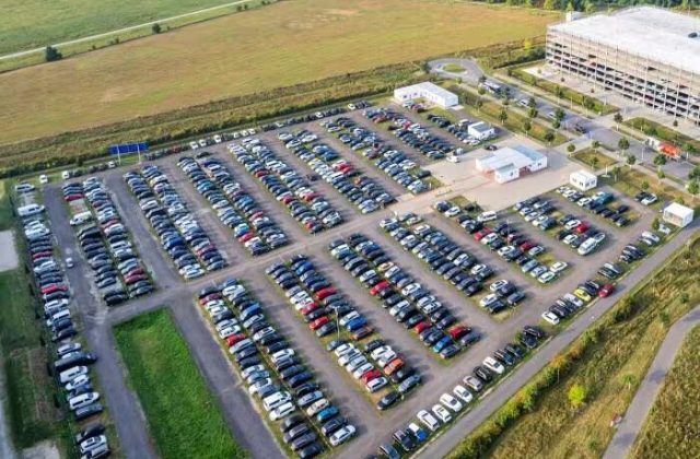 Parkplatz inkl. Transfer am Flughafen Berlin Brandenburg (BER)